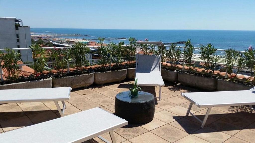 Hotel Tirreno Marina di Massa Zewnętrze zdjęcie