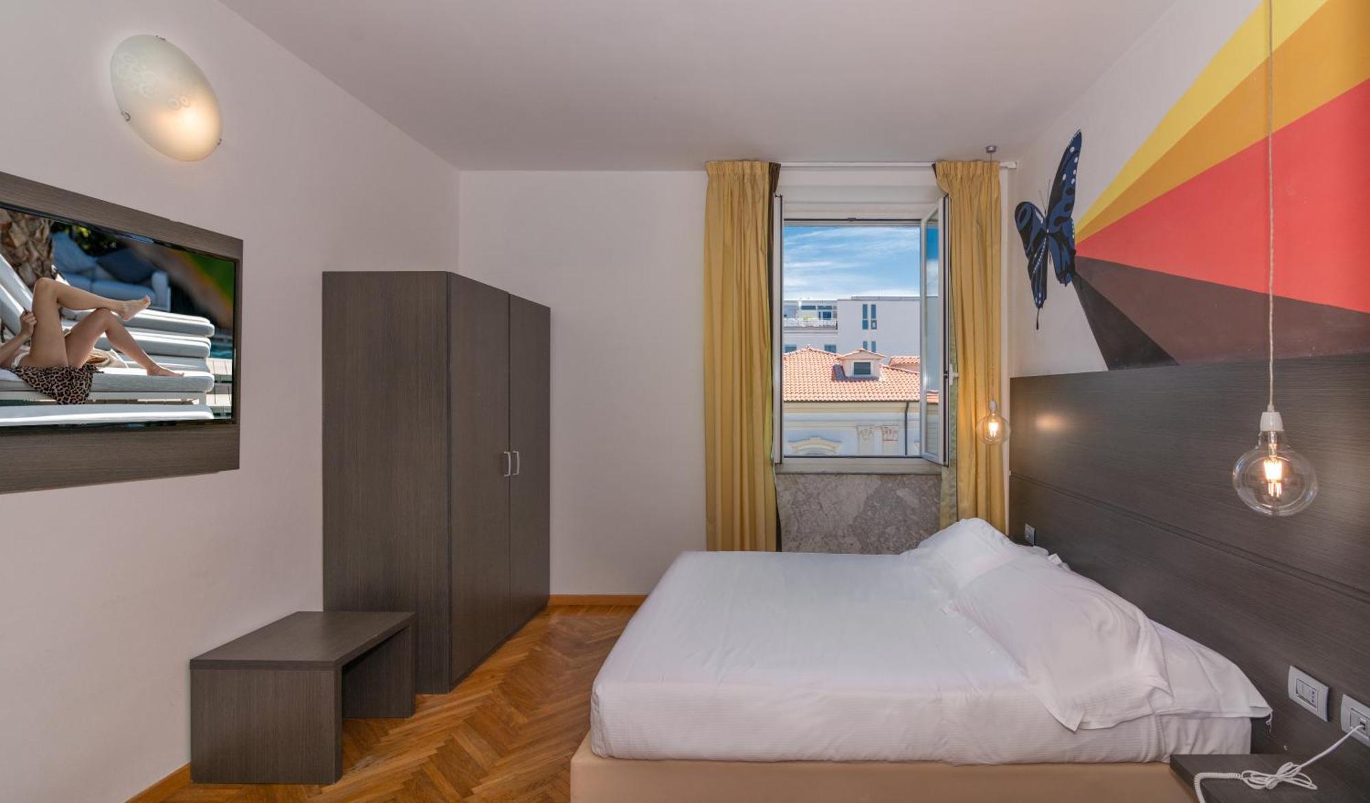 Hotel Tirreno Marina di Massa Zewnętrze zdjęcie