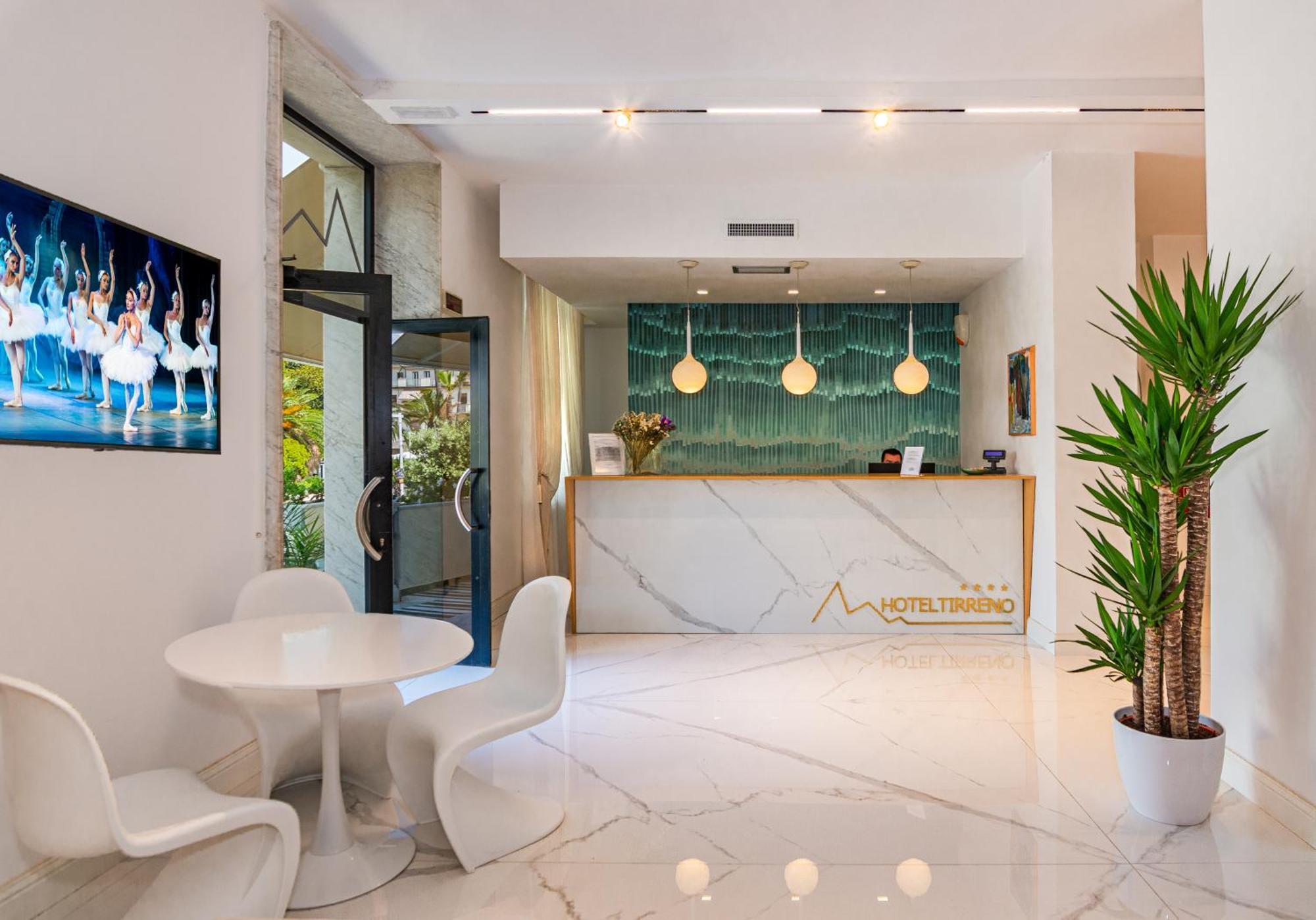 Hotel Tirreno Marina di Massa Zewnętrze zdjęcie