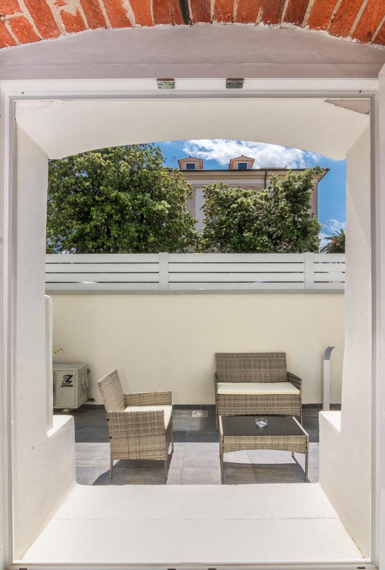 Hotel Tirreno Marina di Massa Zewnętrze zdjęcie
