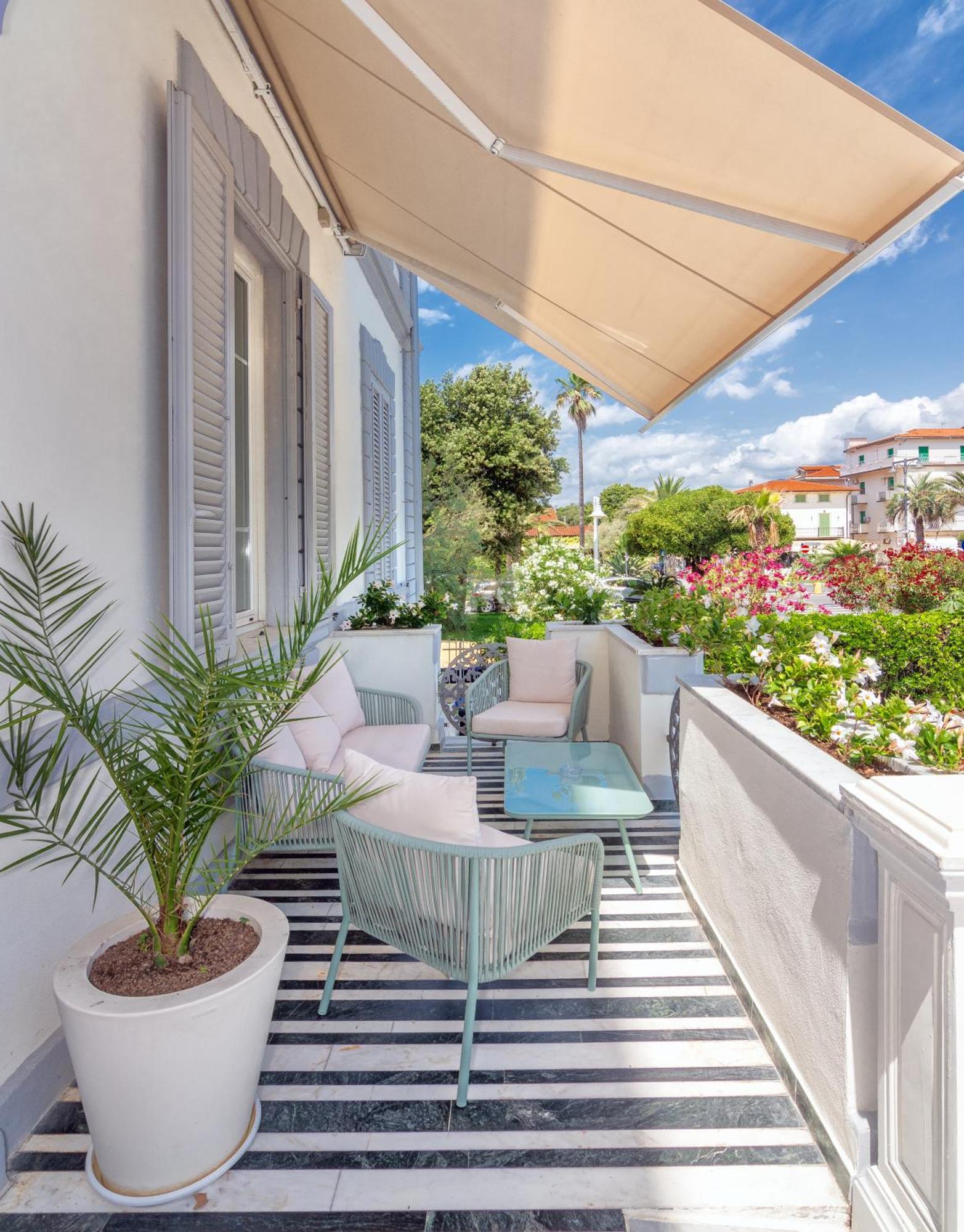 Hotel Tirreno Marina di Massa Zewnętrze zdjęcie