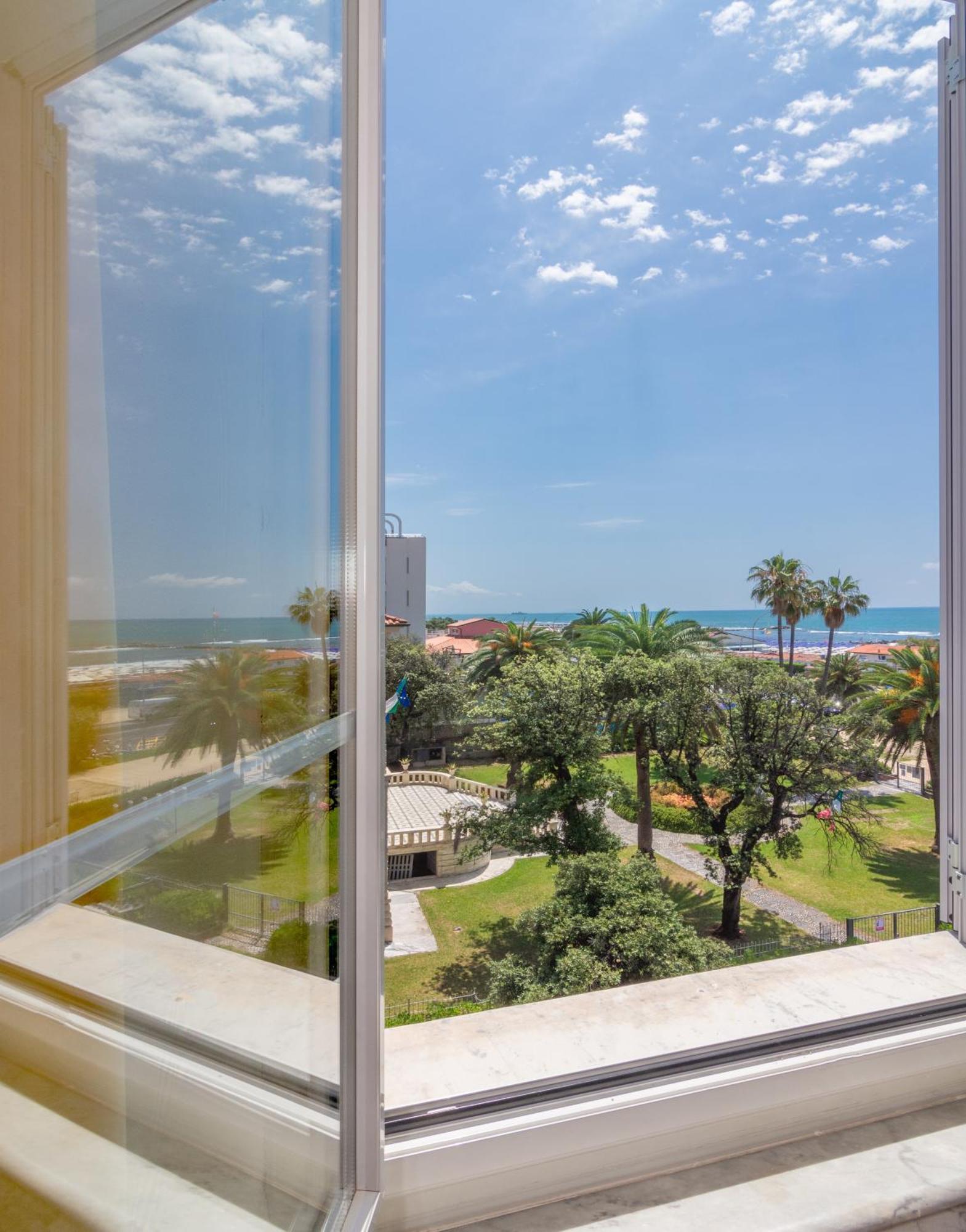 Hotel Tirreno Marina di Massa Zewnętrze zdjęcie