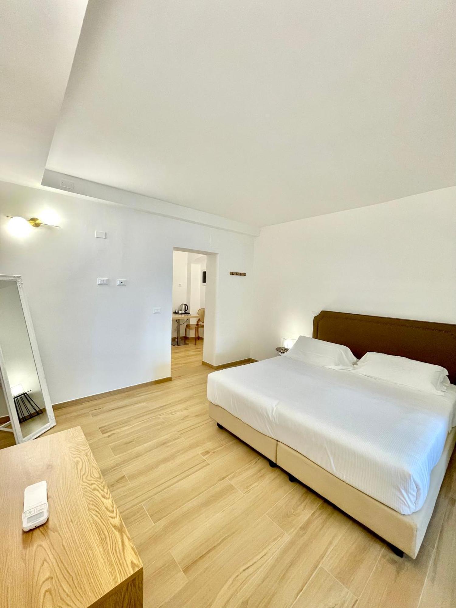 Hotel Tirreno Marina di Massa Zewnętrze zdjęcie